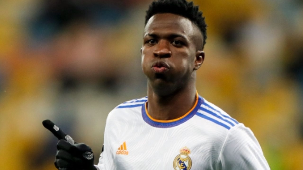 Brasileiro que atua no Real Madrid e mais três testam positivo para Covid-19