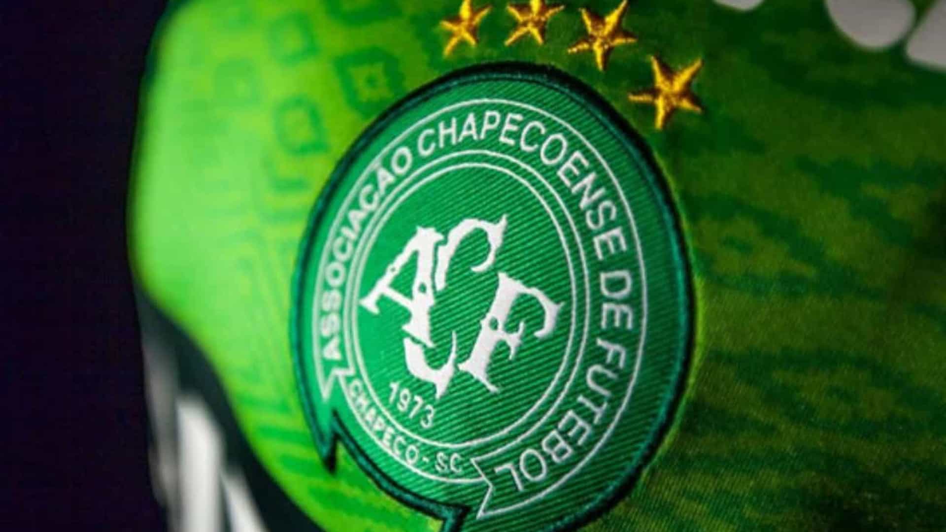 Time brasileiro suspende atividades presenciais após 24 casos de covid-19 no clube