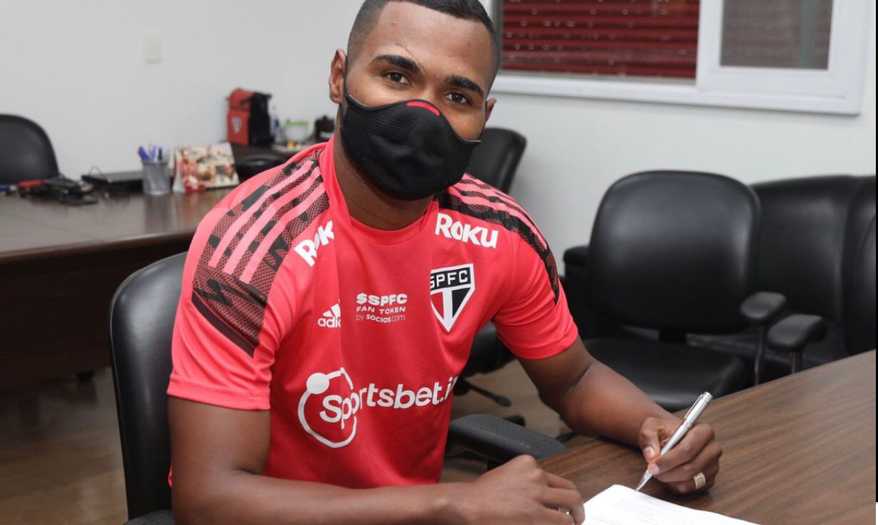 Camisa 10 do São Paulo pertence agora a Nikão e jogador se diz pronto para assumir missão