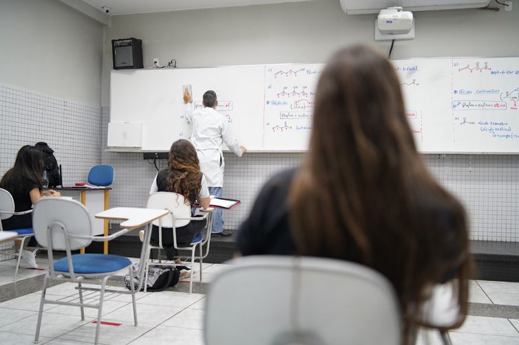 Ufersa passa a exigir passaporte vacinal para alunos frequentarem aulas