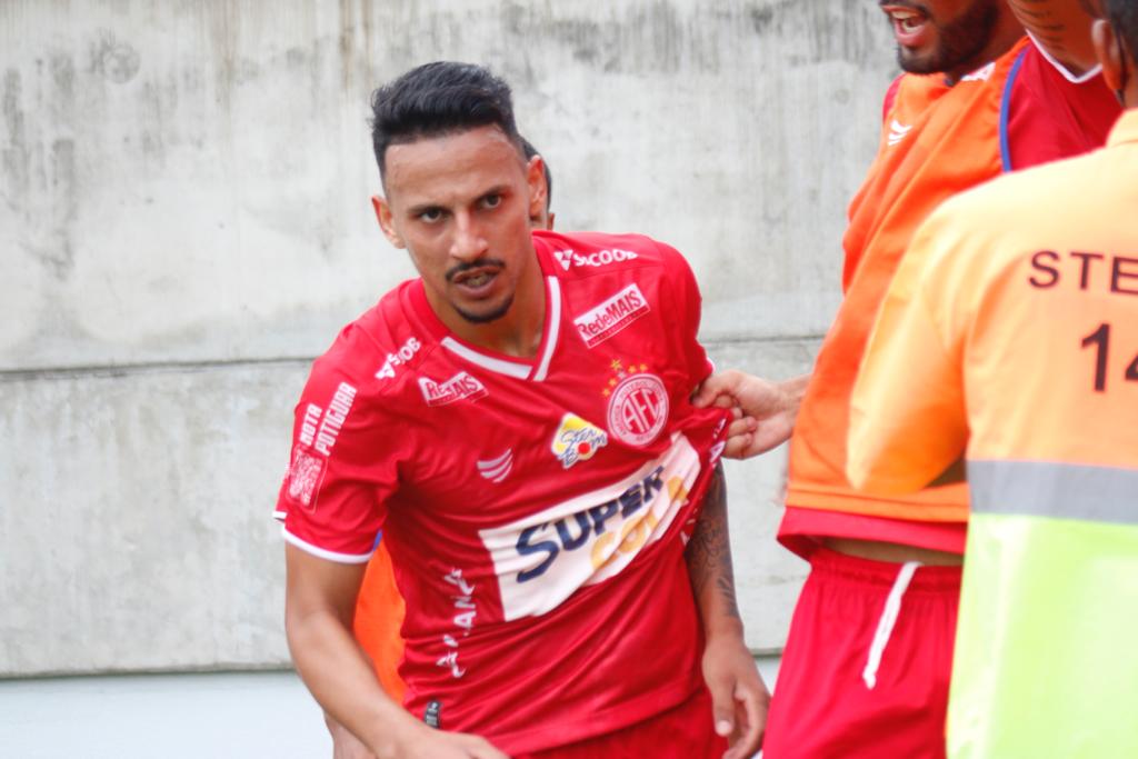 De virada, América vence o Potiguar de Mossoró