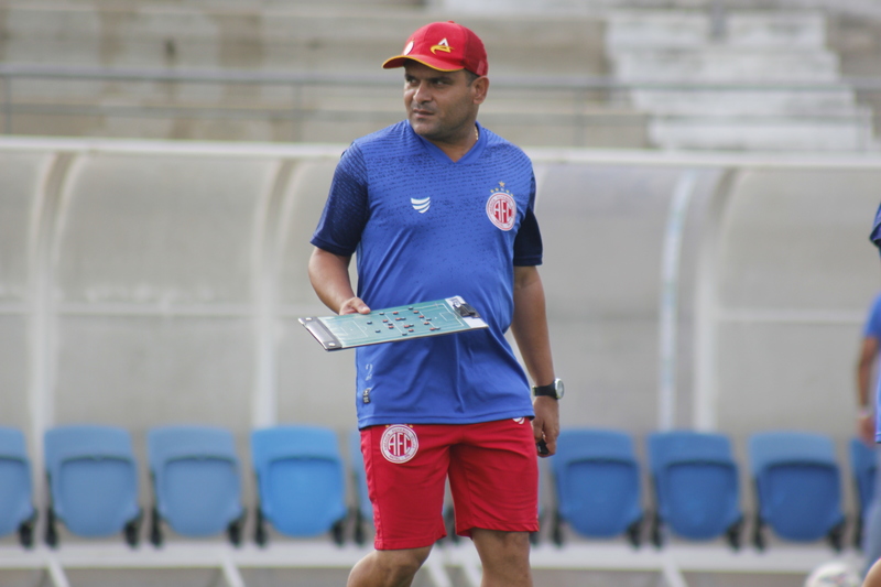 América-RN anuncia demissão do técnico Renatinho Potiguar