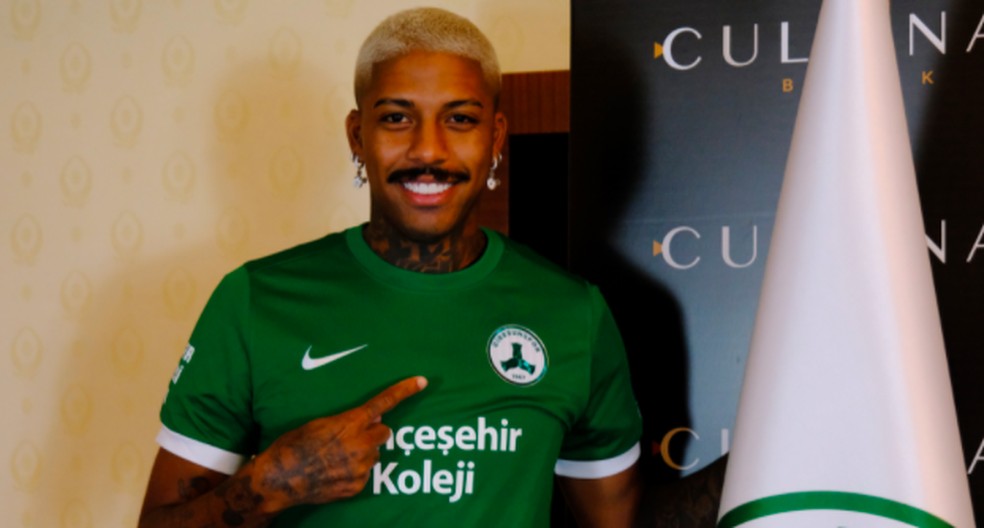 Anunciado por clube turco, brasileiro é diagnosticado com câncer e retorna ao Brasil