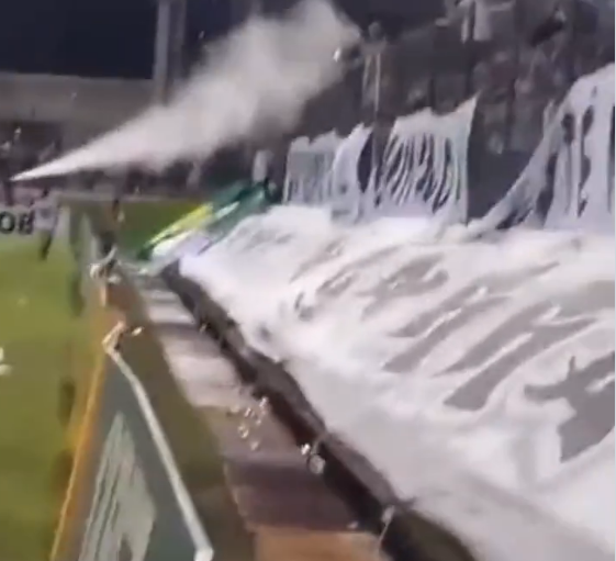 Torcedores reclamam da PM após serem atingidos por spray de pimenta ao final do Clássico Rei