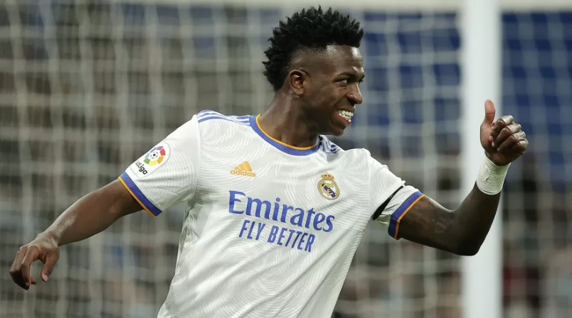 GOLS: Com gol brasileiro, Real vence Alavés e segue na liderança
