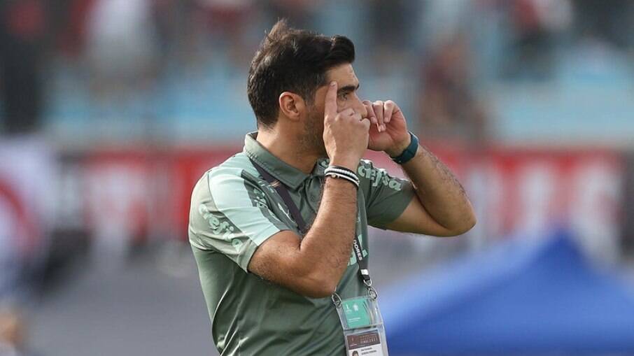 Abel Ferreira desiste da ideia de processar Neto após fala polêmica na Band