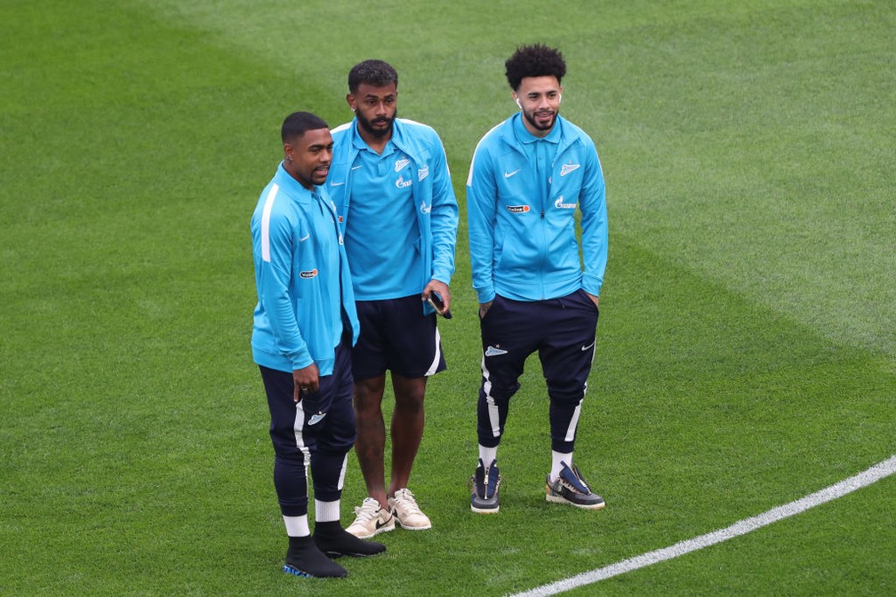 FIFA anuncia medida para jogadores estrangeiros que atuam na Rússia e Ucrânia