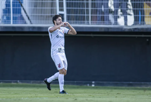 Após campanha da torcida, clube da Série A desiste da contratação de jogador