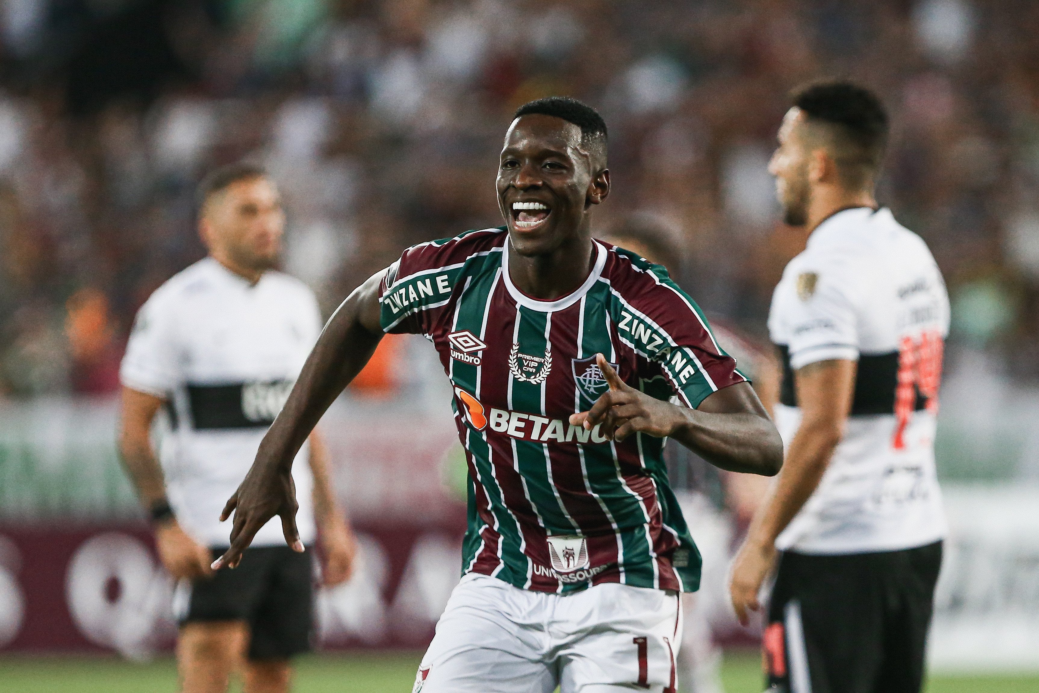 VÍDEO: Flu vence e abre boa vantagem contra Olimpia pela Libertadores; veja os gols