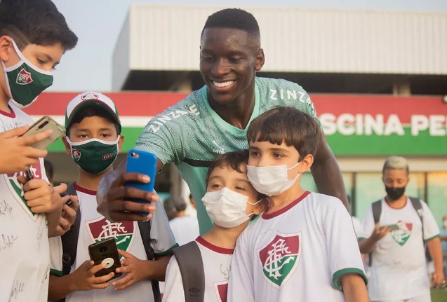 Clube espanhol encaminha contratação de destaque do Fluminense por R$ 70 milhões
