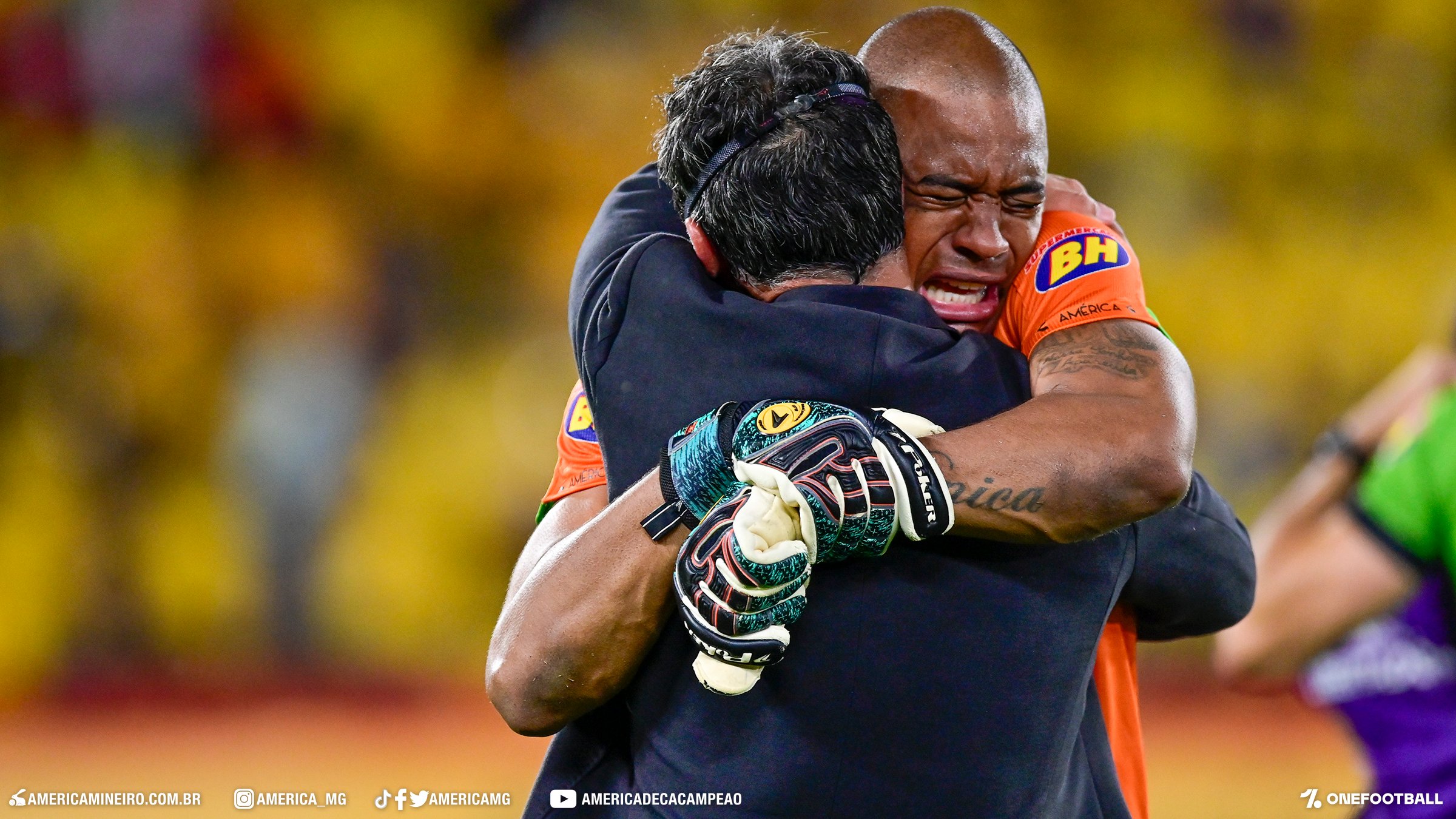 VÍDEO: Goleiro brilha nos pênaltis, e mais um time brasileiro avança aos grupos da Libertadores