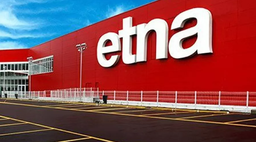 Fim da Etna tem filas, falta de produtos e 'melancolia' de clientes