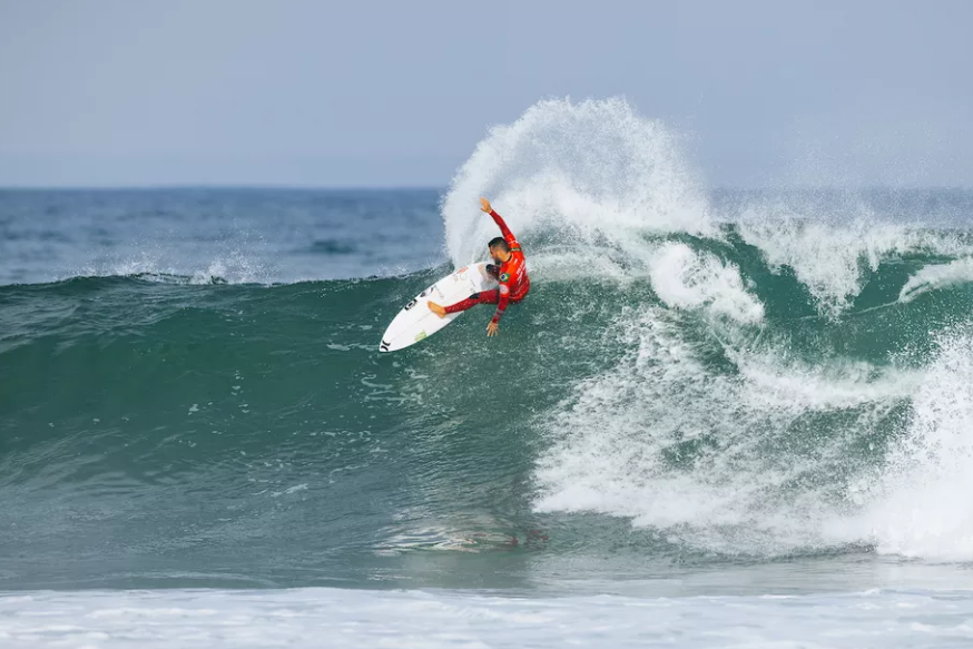 WSL: Filipinho celebra aniversário batendo John John e indo à semi em Bells; Italo e Miguel ficam fora