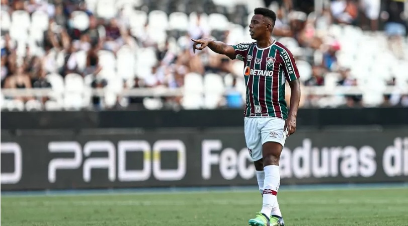 Jogador do Fluminense investe dinheiro em clube e cai em golpe de pirâmide