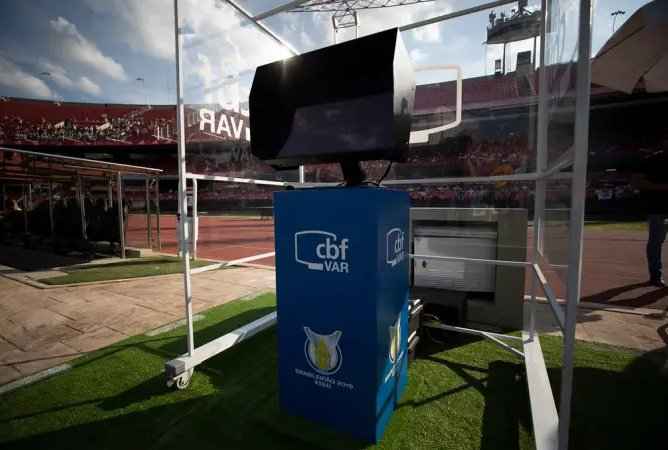 CBF demite responsável pelo VAR e nove nomes da Comissão de Arbitragem