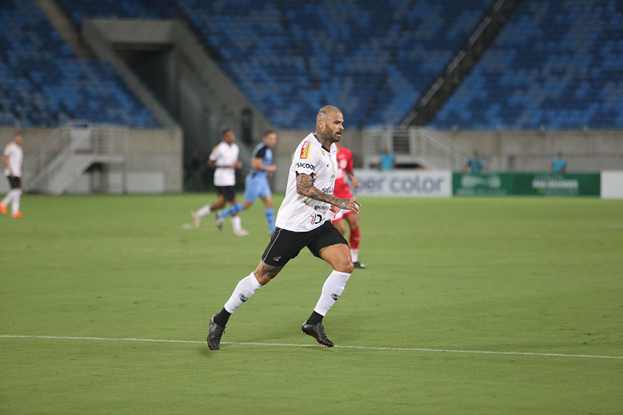 Allan Dias é diagnosticado com edema ósseo e não tem previsão para voltar aos gramados