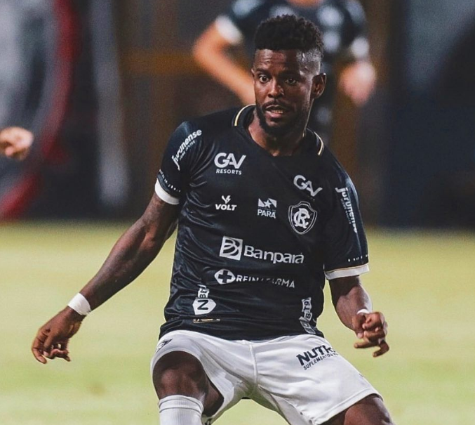 Ex-Flamengo, meia-atacante é preso após jogo da Série C por não pagamento de pensão