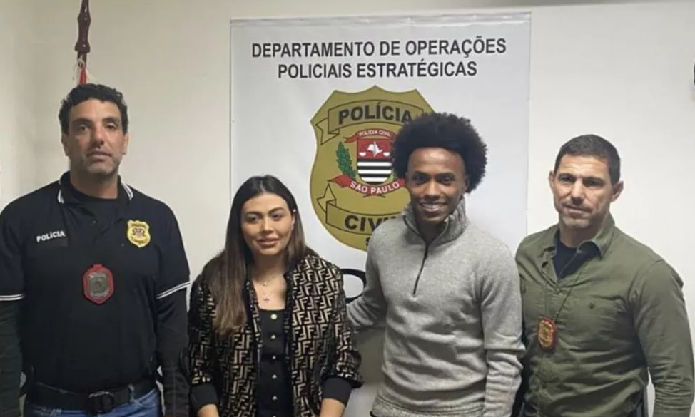 Willian, do Corinthians, registra queixa por ameaça à família