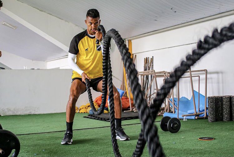 Wallyson não viaja e está fora do confronto diante do Botafogo-PB