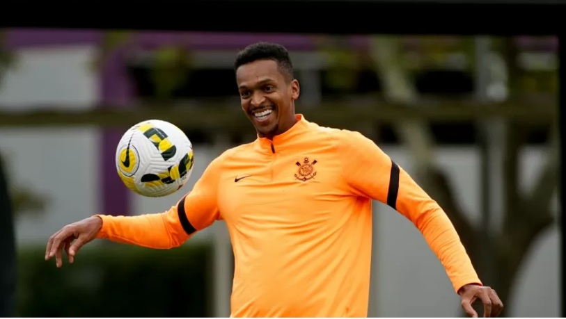VÍDEO: Jogador do Corinthians é flagrado em festa durante jogo do time pelo Brasileirão