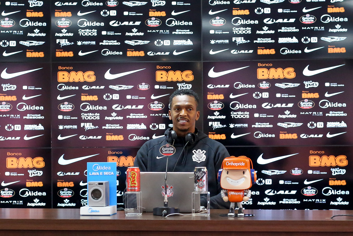 Corinthians e Jô rescindem contrato