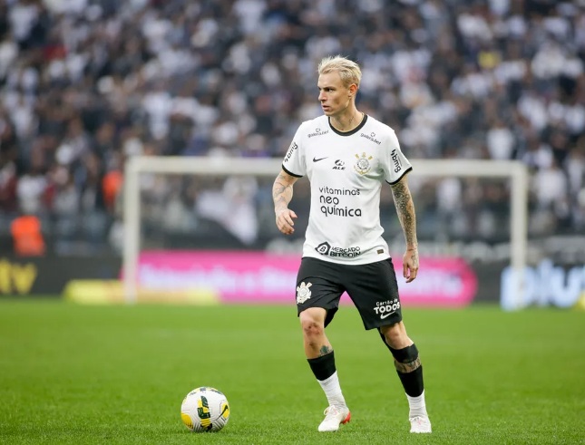 Fla tropeça, Botafogo e Corinthians vencem; confira a classificação atualizada do Brasileirão