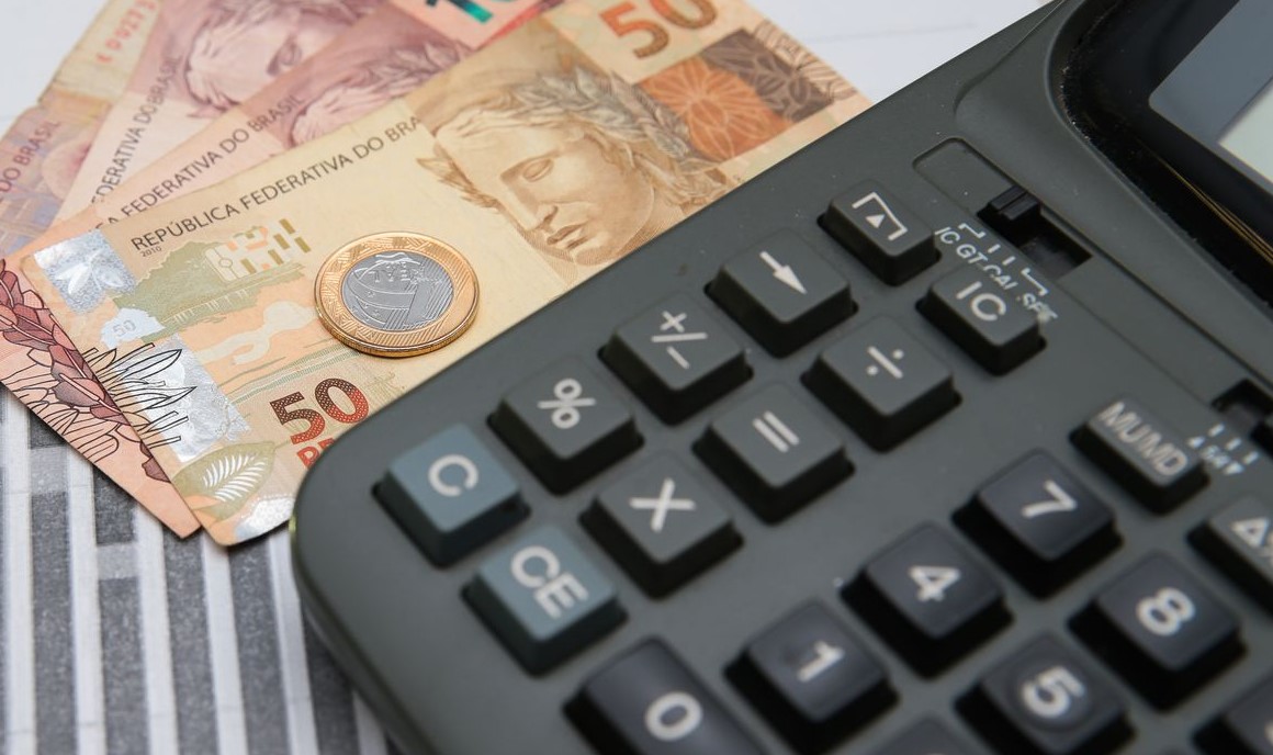 Minha dívida atrasada vai fazer cinco anos; não preciso mais pagar?