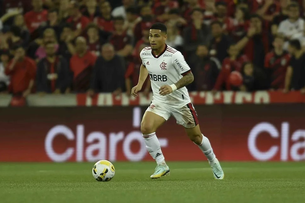 Real Madrid mostra interesse em revelação do futebol brasileiro chamado de “novo Casemiro”