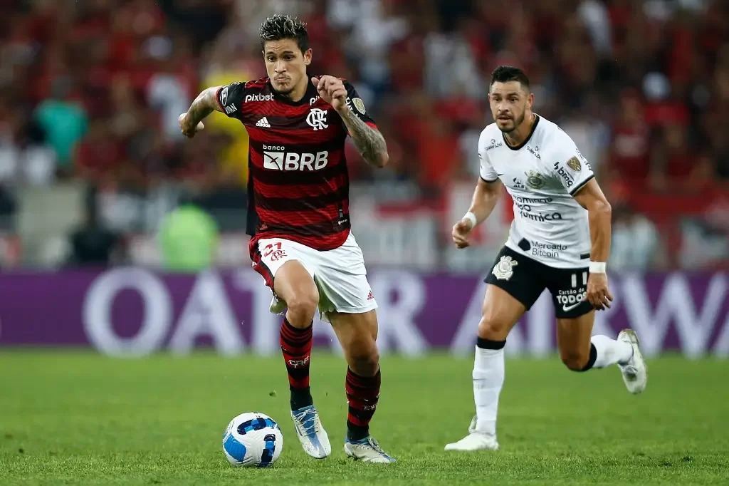 Flamengo x Corinthians, Palmeiras x Fortaleza e mais; confira os jogos de hoje (02) e onde assistir