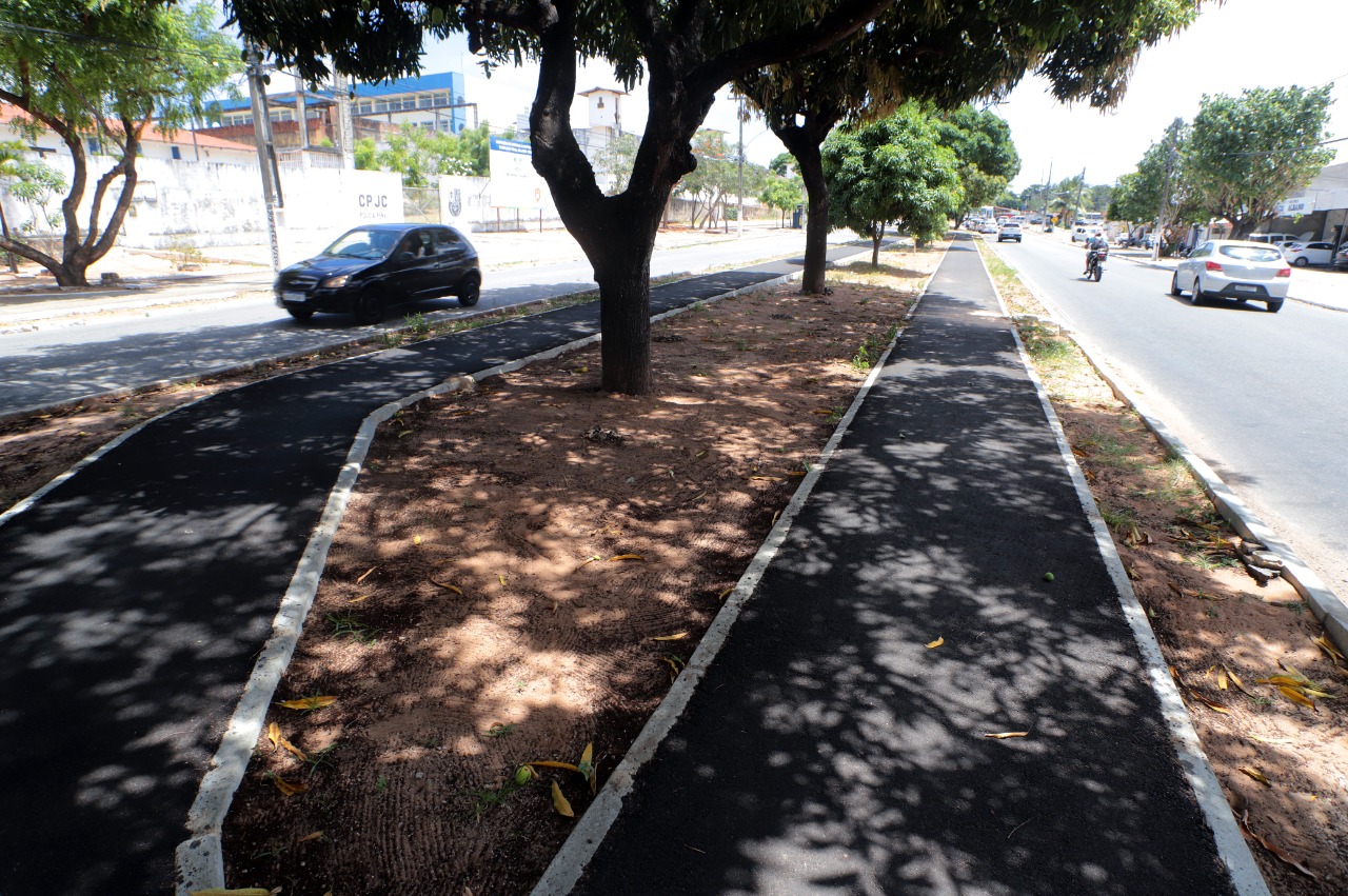 Prefeito visita obra de ampliação do projeto cicloviário na Zona Norte