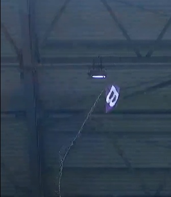 VÍDEO: Torcida solta pipa em estádio para "zoar" rival que caiu para a Série B; entenda