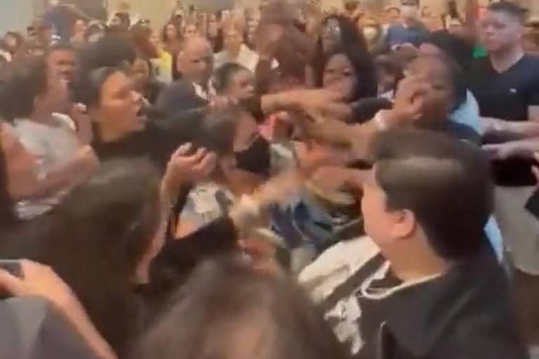 VÍDEO: Clientes saem no tapa durante inauguração de loja da Shein em SP; veja