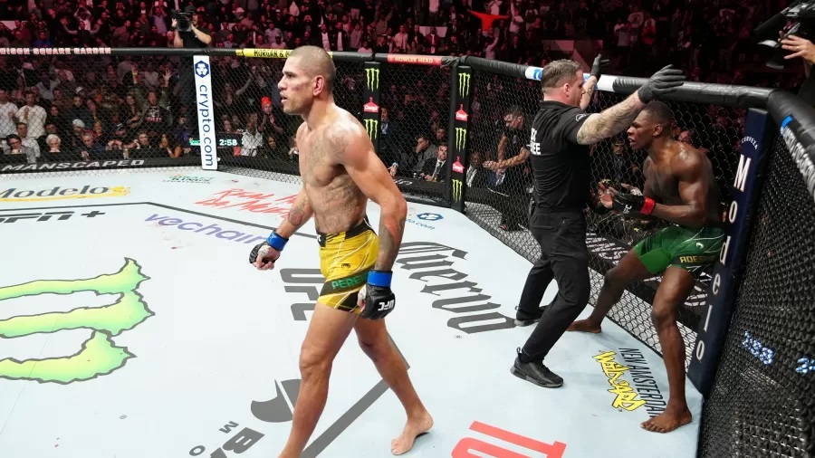 Alex Poatan nocauteia Adesanya e é campeão do peso-médio do UFC