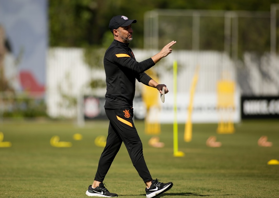 Flamengo negocia com treinador português, diz jornal