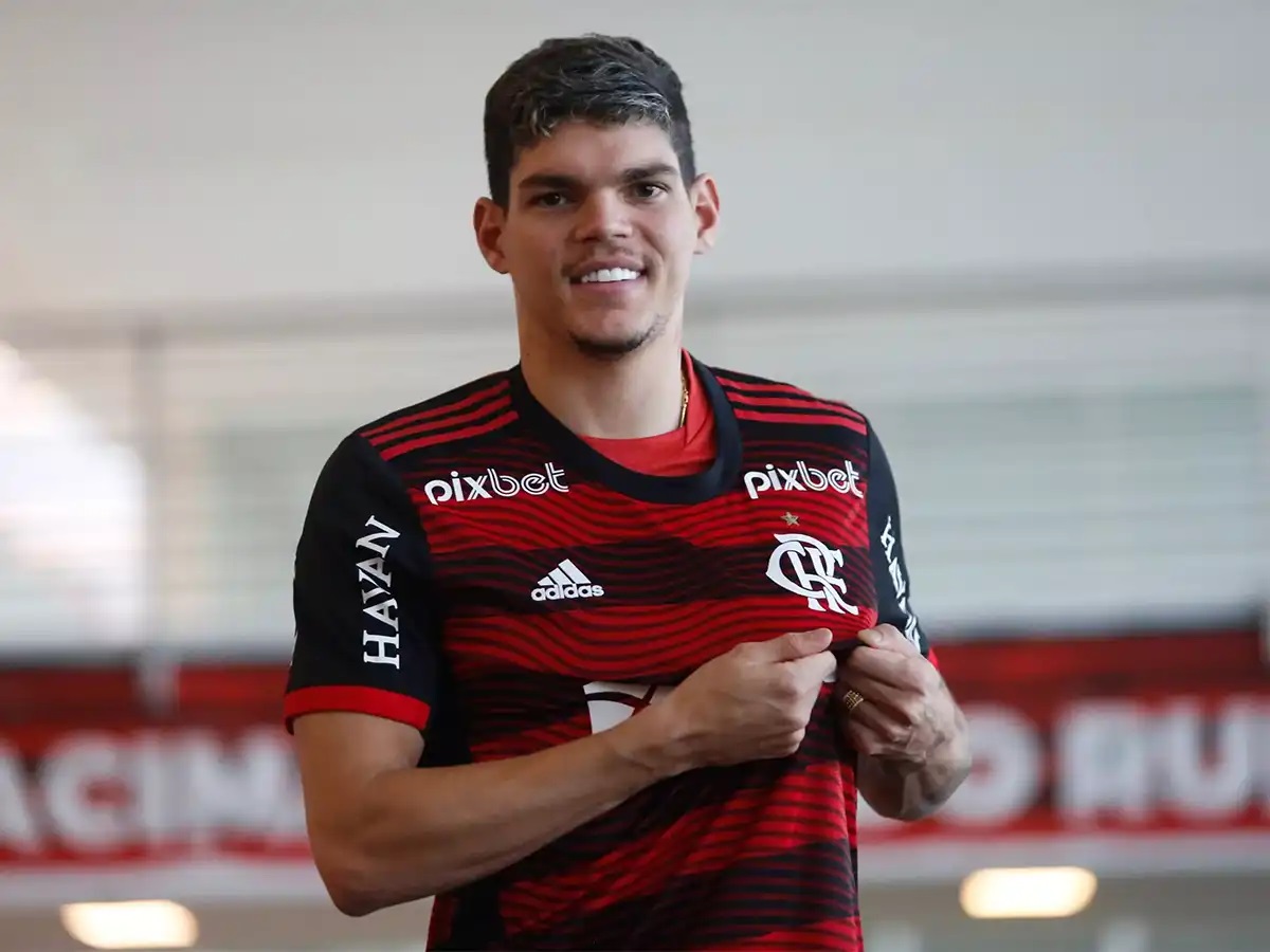 ABC deve lucrar com venda de Ayrton Lucas; veja quanto o clube pode receber