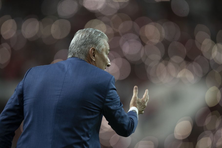Tite nega que tenha tomado bronca de bandido em assalto no Rio de Janeiro