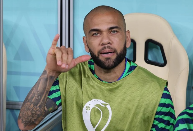 Daniel Alves se pronuncia após ser acusado de assédio na Espanha