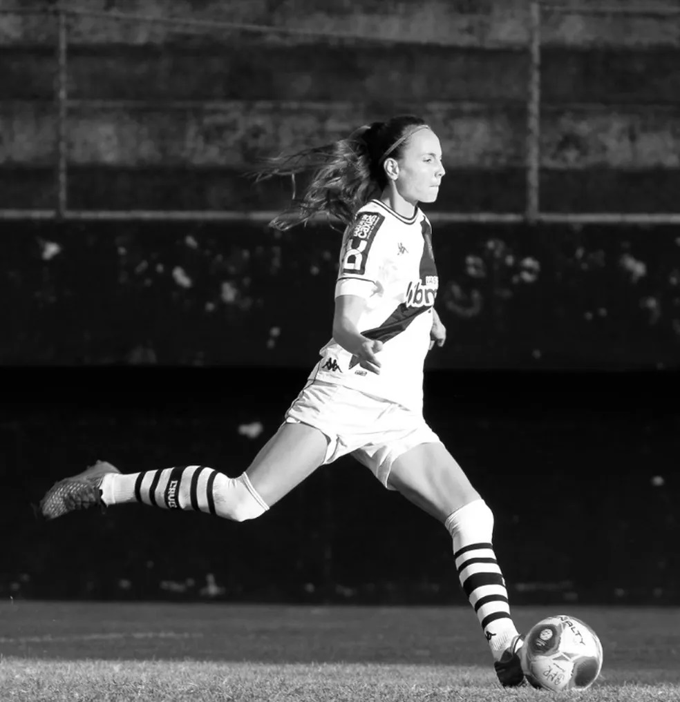 Ex-jogadora de Vasco e Ponte Preta morre aos 25 anos após acidente de carro
