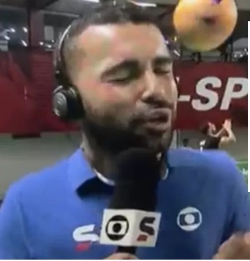 VÍDEO: Repórter da Globo leva bolada em transmissão de jogo de vôlei; ASSISTA