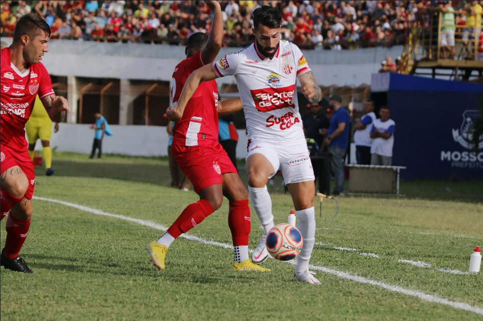 PM desarma bomba caseira na arquibancada do Nogueirão após o fim do jogo, relata árbitro em súmula