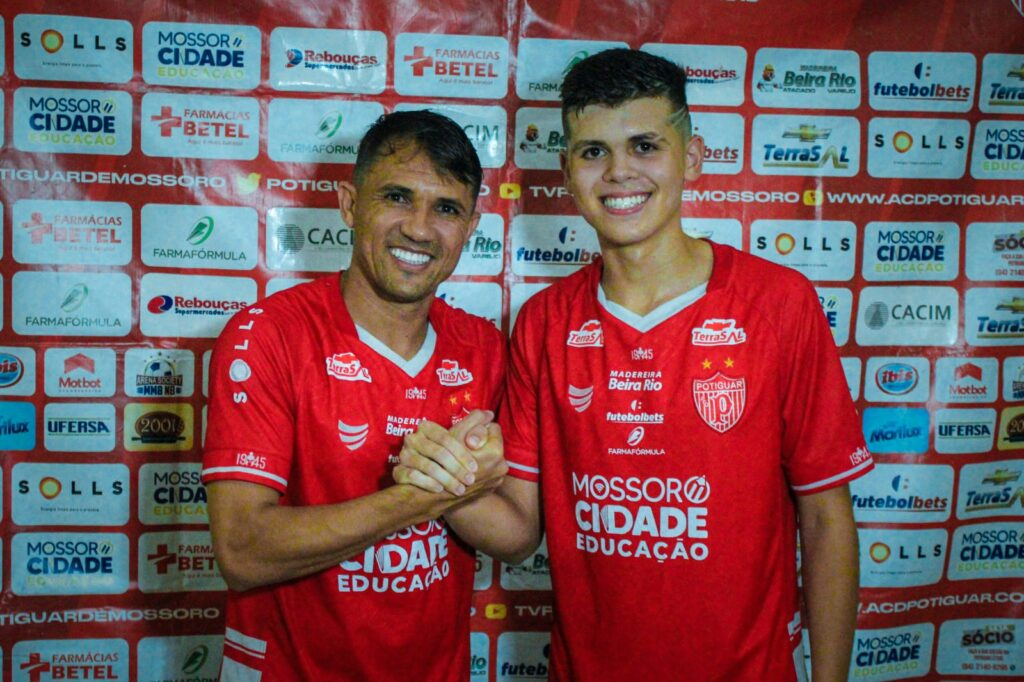 Márcio Mossoró realiza sonho de jogar ao lado do seu filho: "Dia muito especial"