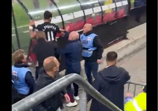VÍDEO: Lucas Paquetá troca socos com torcida de time holandês após ataque a familiares