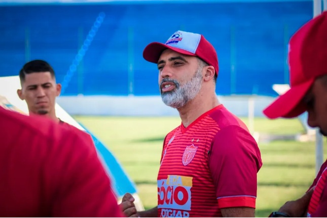 Potiguar de Mossoró anuncia saída do técnico Júnior Câmara