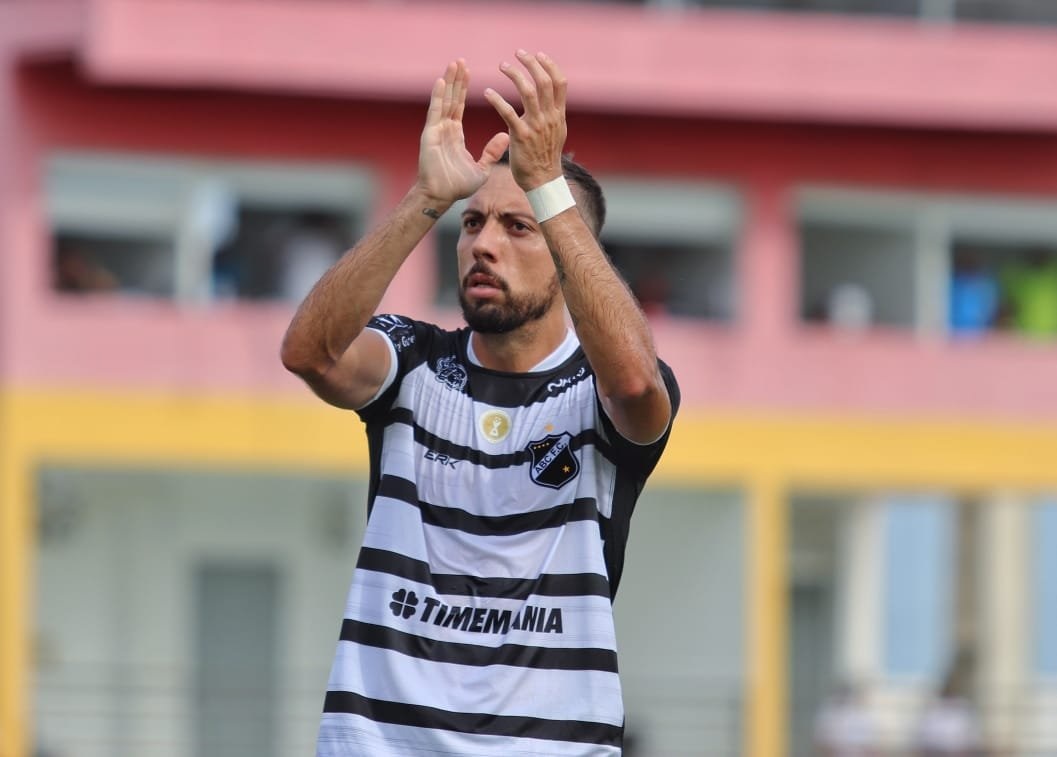 VÍDEO: Atacante com passagem marcante pelo ABC revela que conversa com o clube
