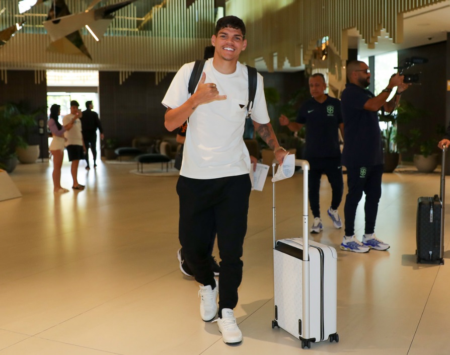 Potiguar Ayrton Lucas se apresenta a Seleção Brasileira em Barcelona