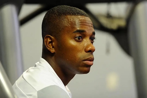 'A gente vai dar um soco na cara dela', diz Robinho em áudio usado em condenação por estupro
