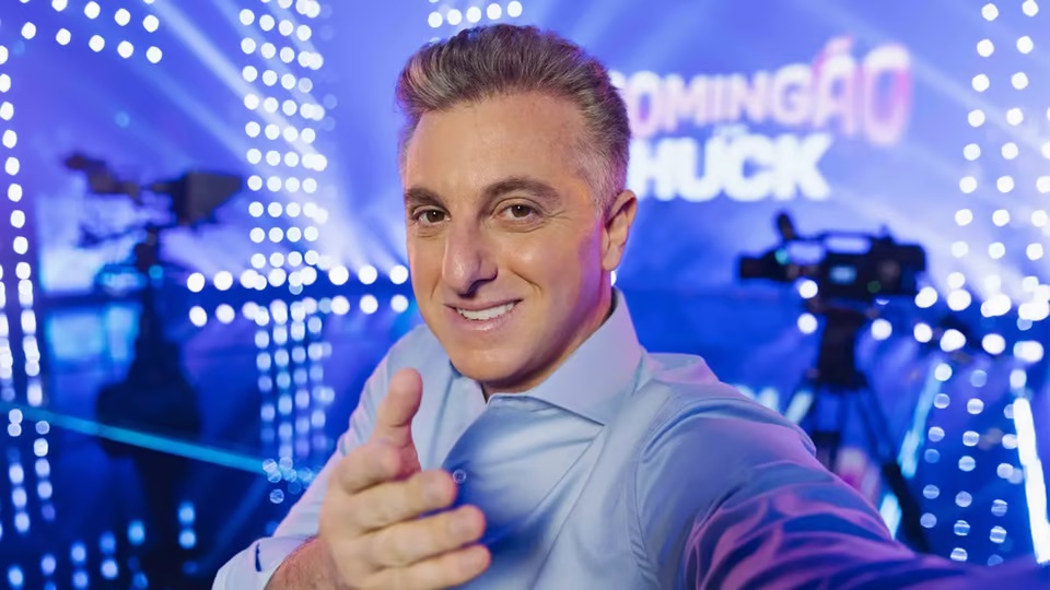 Domingão com o Huck terá concorrência do futebol na Record em 2024