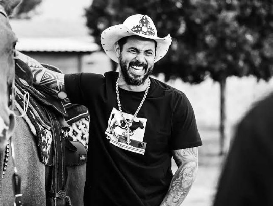 Quem foi João Carreiro, cantor sertanejo que morreu após cirurgia aos 41 anos