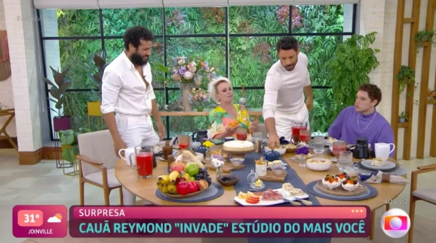[VÍDEO] Cauã Reymond invade Mais Você ao vivo: 'Lá no Encontro não tinha comida'